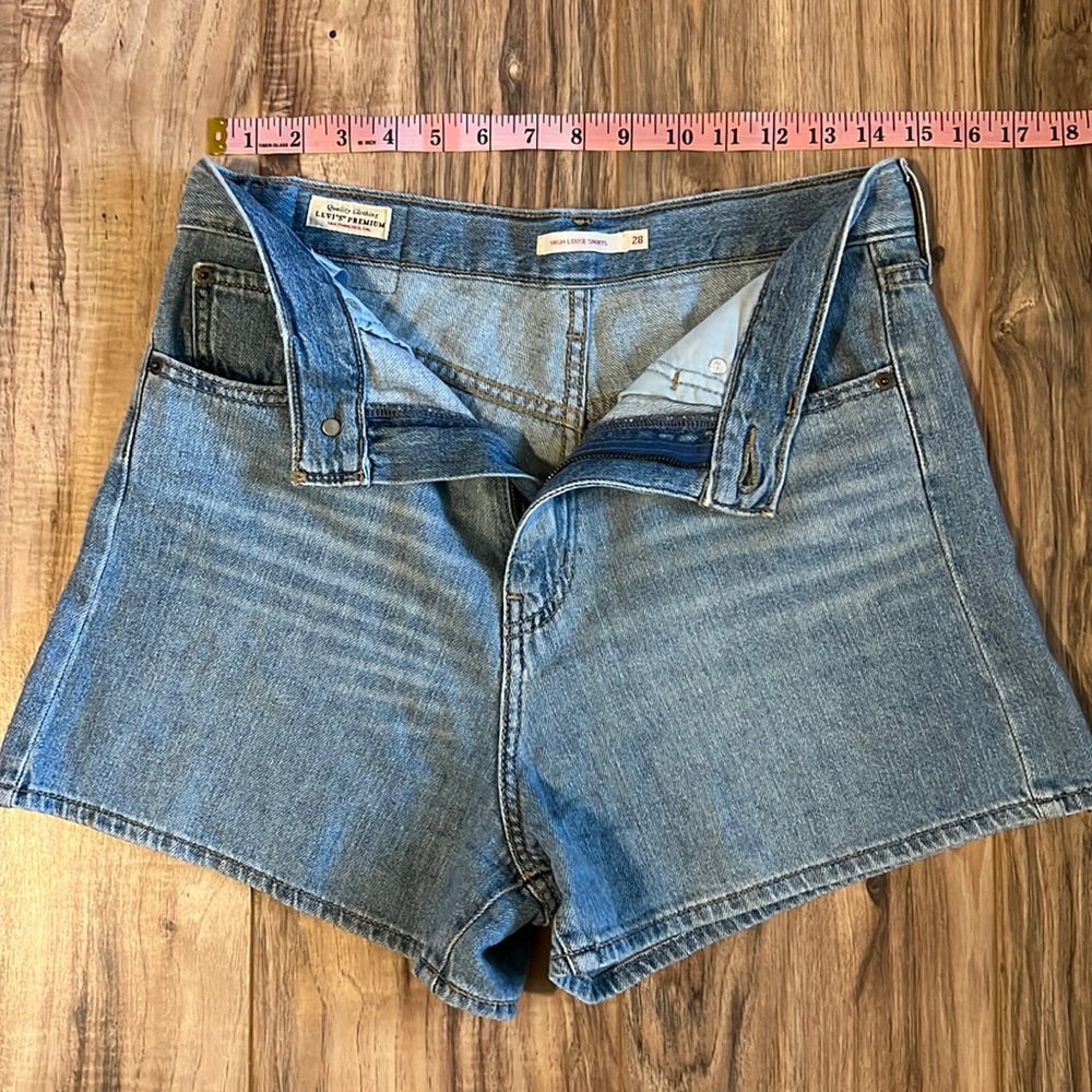 Levi’s high loose shorts